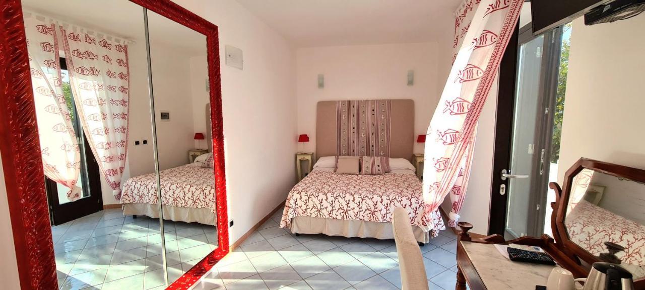 Guest House Villa Il Gabbiano Ponza Exterior photo