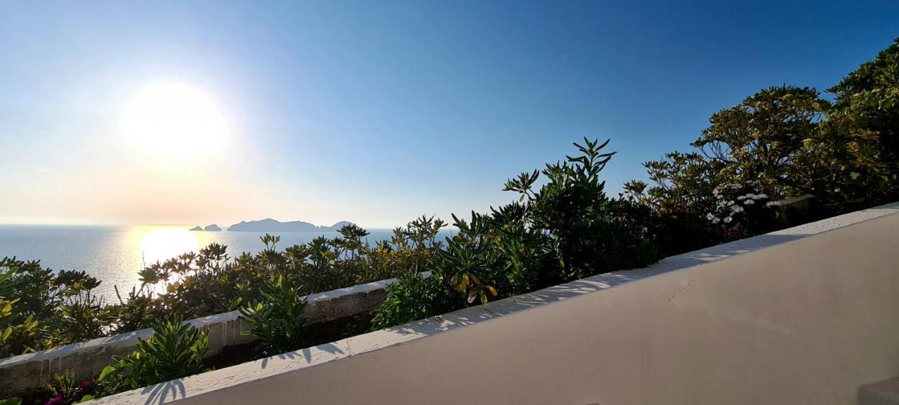 Guest House Villa Il Gabbiano Ponza Exterior photo
