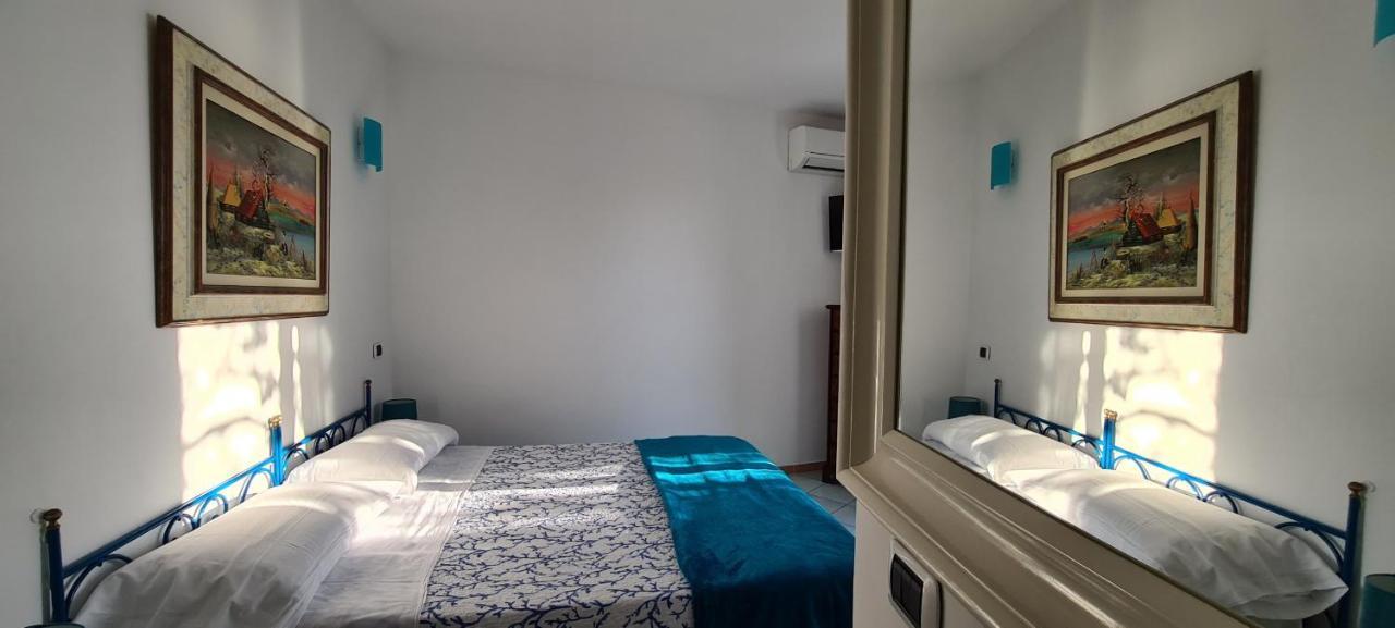 Guest House Villa Il Gabbiano Ponza Exterior photo