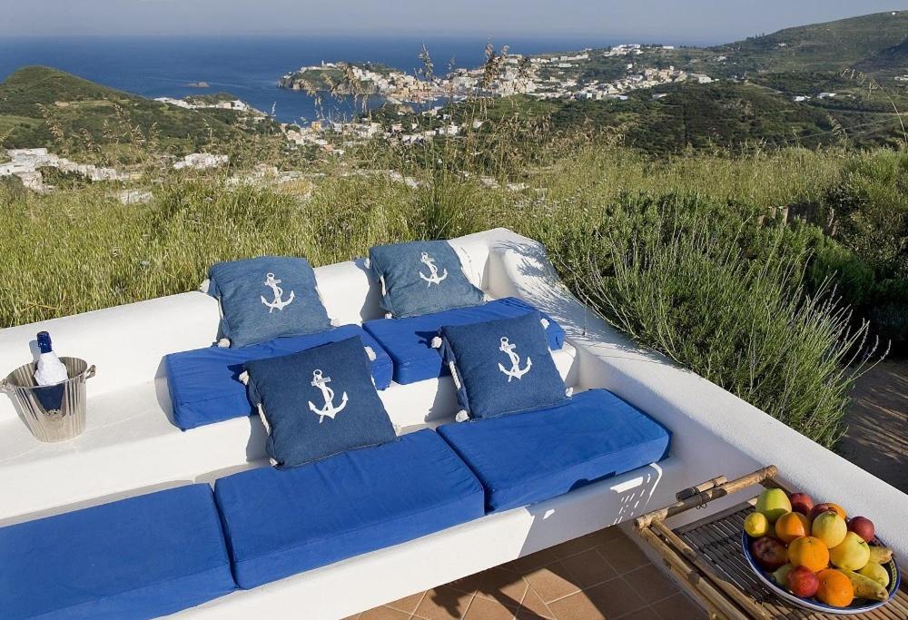 Guest House Villa Il Gabbiano Ponza Exterior photo