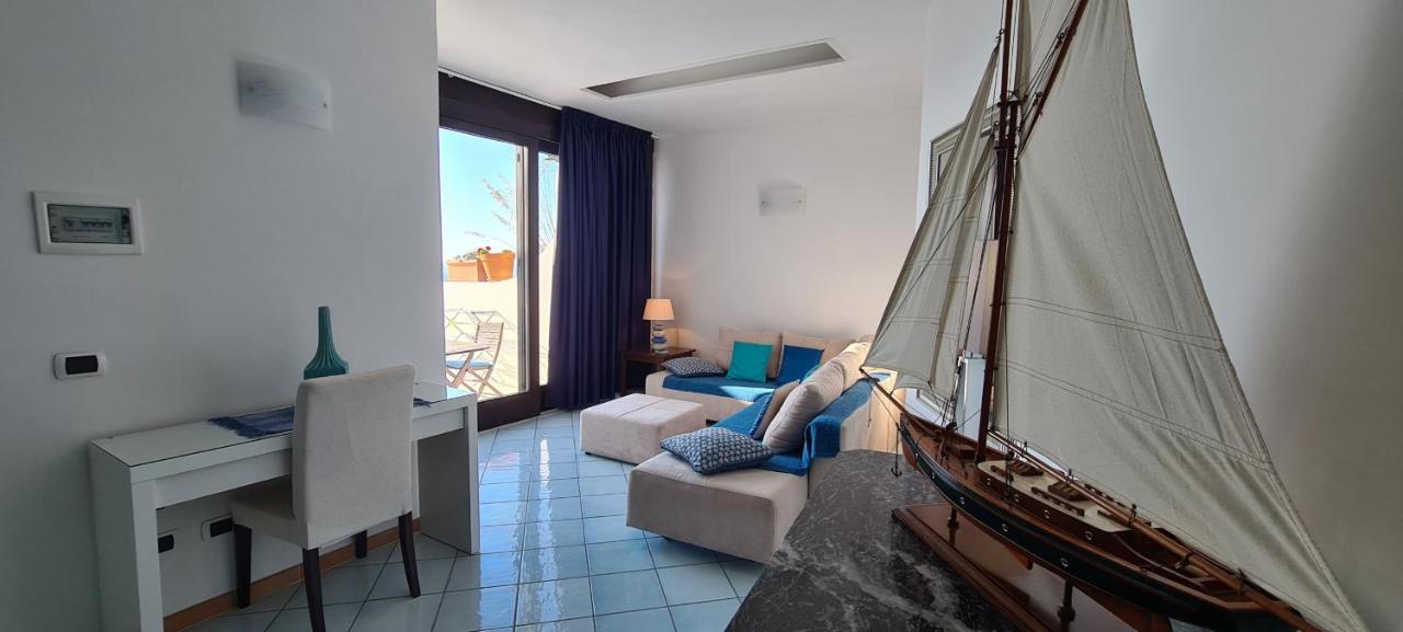 Guest House Villa Il Gabbiano Ponza Exterior photo