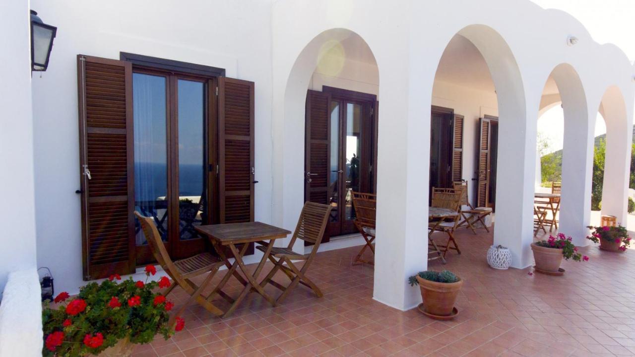 Guest House Villa Il Gabbiano Ponza Exterior photo