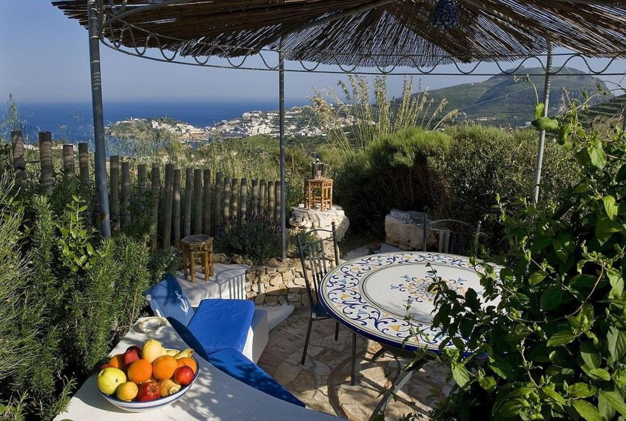 Guest House Villa Il Gabbiano Ponza Exterior photo