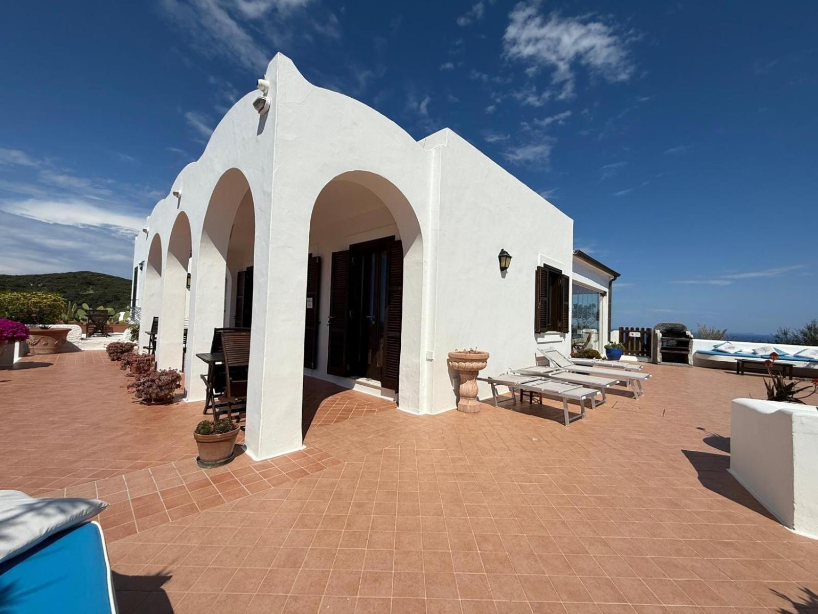 Guest House Villa Il Gabbiano Ponza Exterior photo
